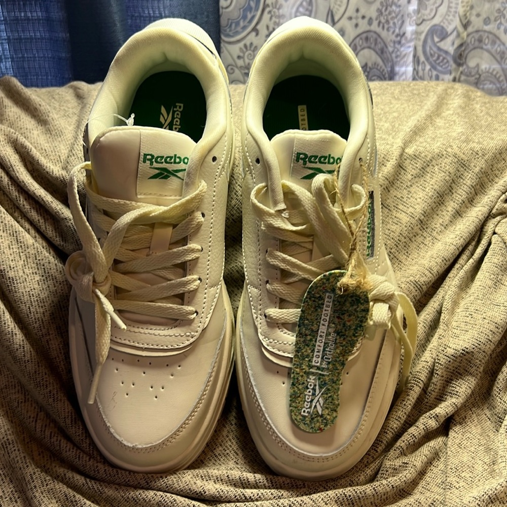 Men’s Reebok sneakers